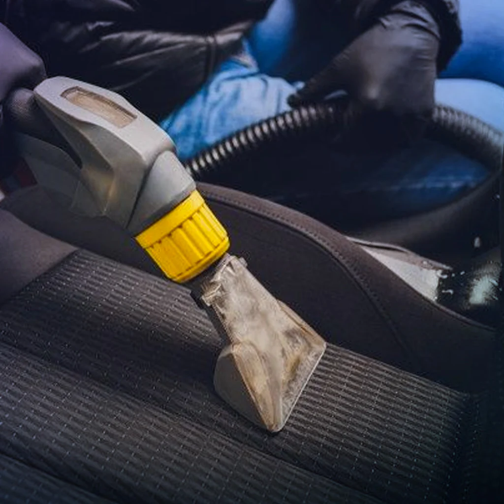 تنظيف وتعقيم فرش السيارات - الصورة 2